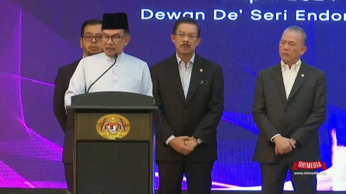 Perdana Menteri Beri Duit Raya