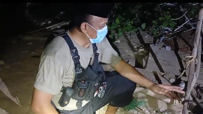 Ohmedia evakuasi tengkorak manusia yang ditemukan di bangkalan 169 | tular video polis jumpa dua rangka manusia tergantung pada dahan pokok | trending oh Media | oh Media Ohmedia evakuasi tengkorak manusia yang ditemukan di bangkalan 169