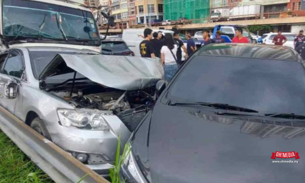 Pemandu Lori Rempuh 11 Kereta, Tiga Mangsa Cedera | Oh! Media