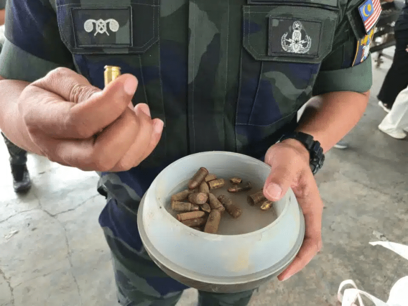 Image | saintis china ditahan dalam serbuan kilang sisa peluru | oh Media Image