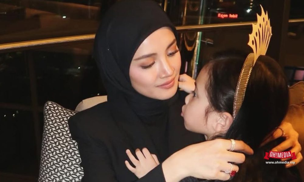 Fazura Mengaku Lama Tak Keluar Sejak Habis Iddah, Gembira Dapat Jumpa Rakan Industri | Oh! Media