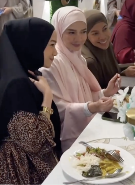 | ruhainies curi perhatian netizen ketika hadir majlis | oh Media Ruhainies