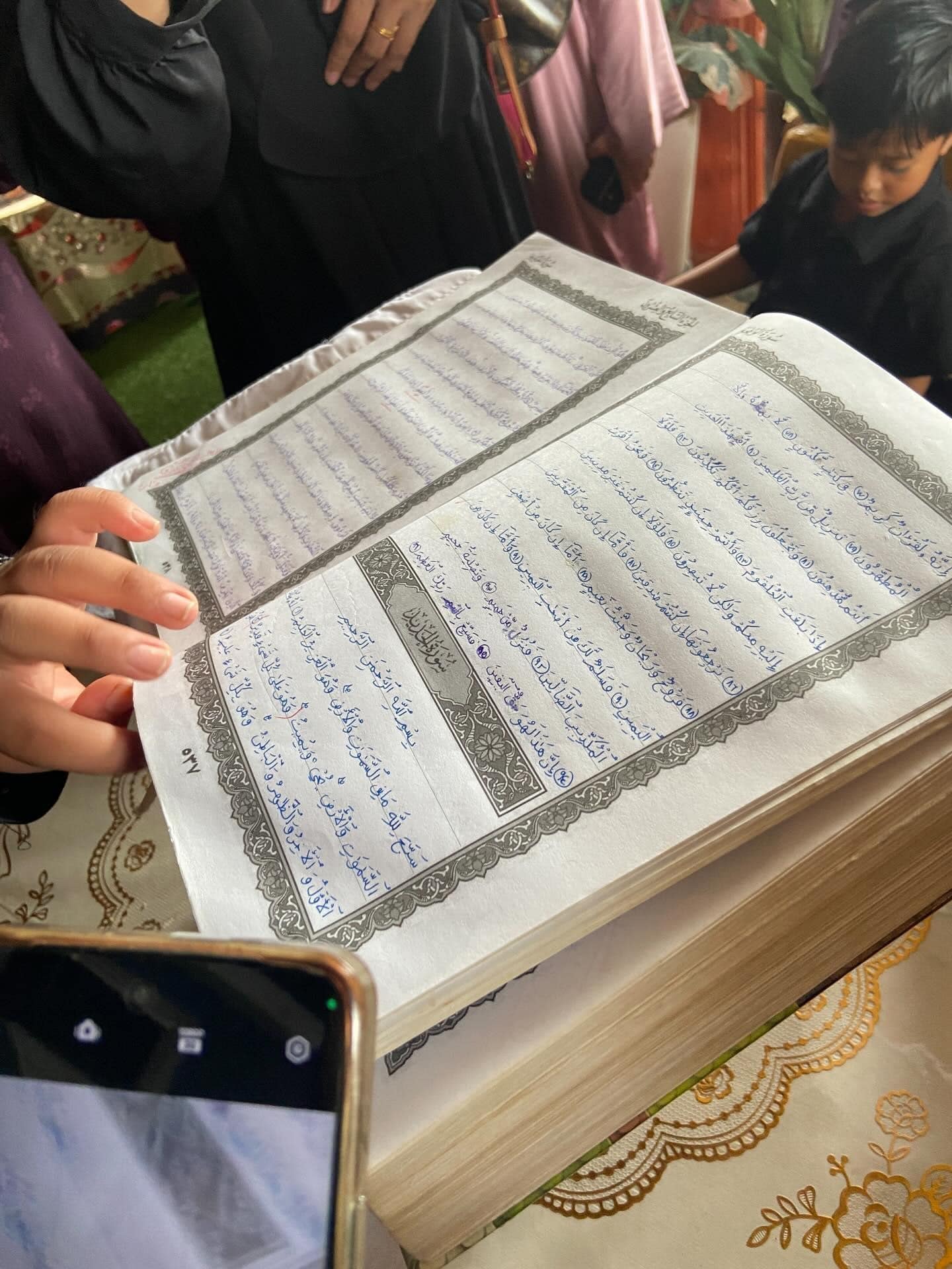 Nurly | kagum boleh tapi jangan taksub netizen tegur tindakan hidu al quran tulisan tangan arwah nurly | trending oh Media | oh Media Nurly