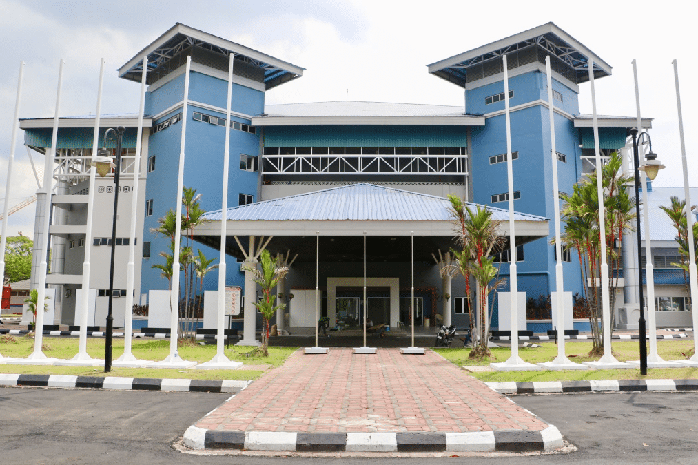 | ceo perbadanan stadium malaysia didakwa rasuah rm1 45 juta | oh Media