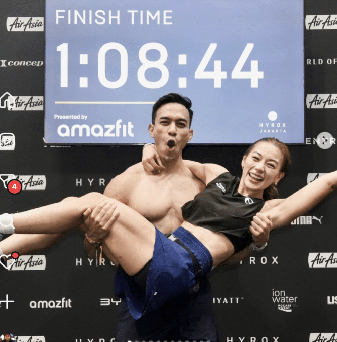 | netizen tegur pakaian dr say dan isteri terlalu mencolok mata | oh Media