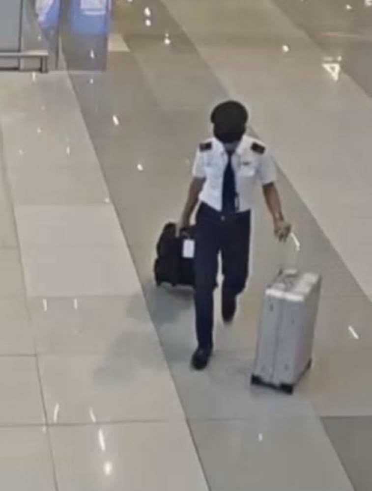 Dadh | mag jelaskan juruterbang ditahan kes dadah hanya duduk jump seat tak kendali pesawat masa kejadian | oh Media Dadh