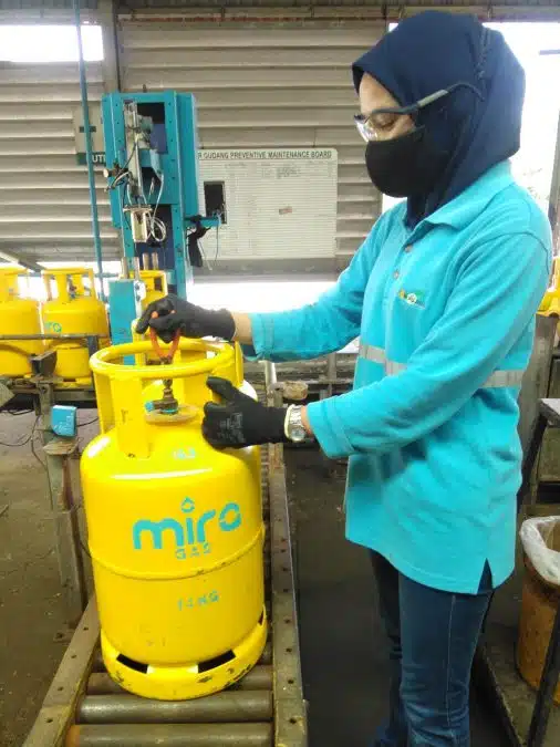 | bukan sekadar tong gas ada titik peluh amanah besar yang pastikan ia selamat sampai ke rumah | branded oh Media | oh Media