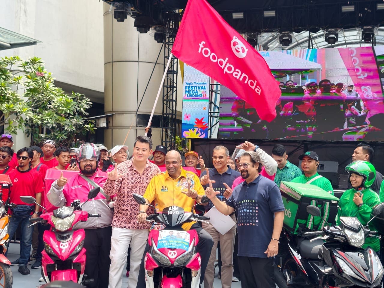 523 Pencari Kerja Berjaya Dapat Tawaran Kerja Dengan Tawaran Gaji Sehingga RM5,000 Menerusi Festival Mega iLINDUNGu | Branded – Oh! Media 523 Pencari Kerja Berjaya Dapat Tawaran Kerja Dengan Tawaran Gaji Sehingga RM5,000 Menerusi Festival Mega iLINDUNGu | Branded – Oh! Media